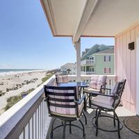 Oceanfront condo w\/ocean views and community pool access. 2br\/2ba